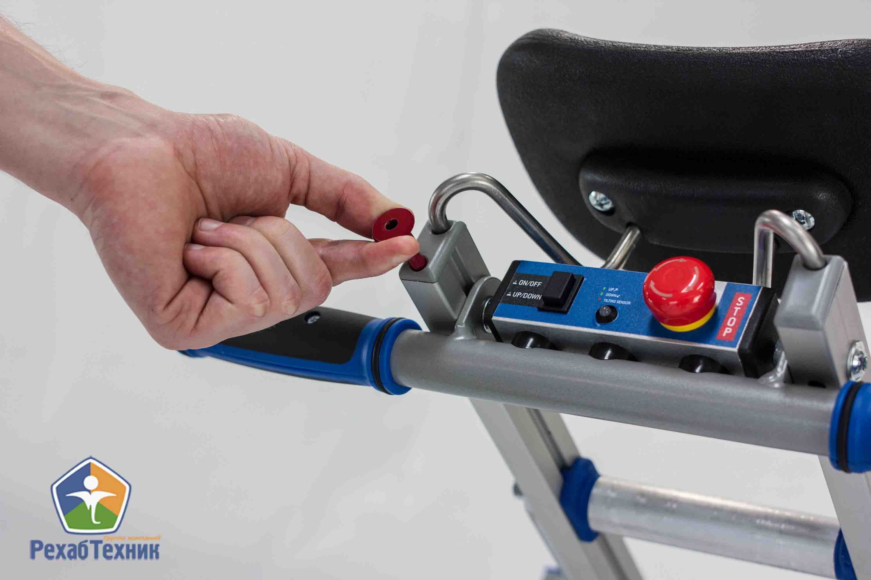 Наклонный подъемник для инвалидов гусеничный PTR 130 SANO купить в OrtoMir24